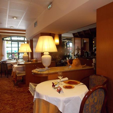 וישי Hotel Chambord מראה חיצוני תמונה