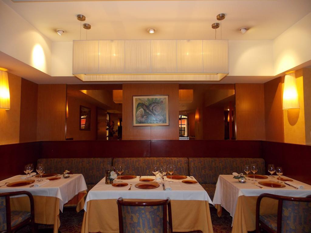 וישי Hotel Chambord מראה חיצוני תמונה